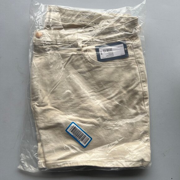 Universal Thread Women's Plus Size High-Rise Midi Jean Shorts Off-White 22W - Picture 2 of 7